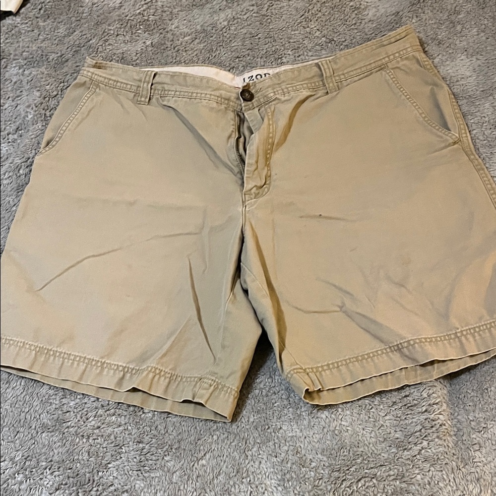 Izod Men's Khaki Flat Front Shorts